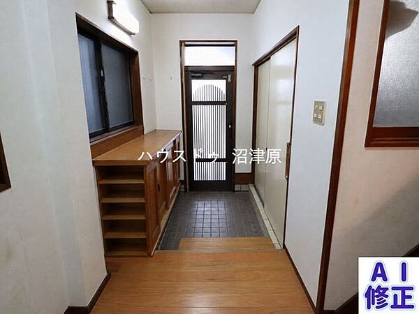 玄関を拡大表示
