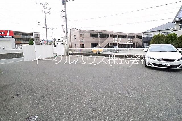 4 / 7