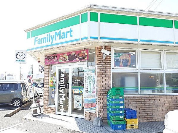 画像15:ファミリーマート 都北町店まで550m