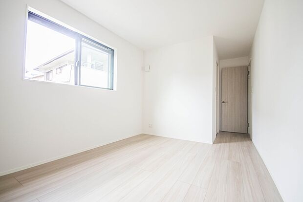 陽光が降り注ぐ明るく開放的な空間が魅力的。