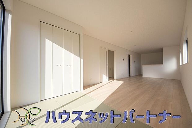 陽だまりのある光彩豊かなリビングは、何よりも快適で心休まる時間を過ごせます。