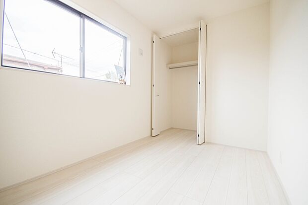 各部屋を最大限に広く使って頂ける様、全居住スペースに収納付。プライベートルームはゆったりと快適に。