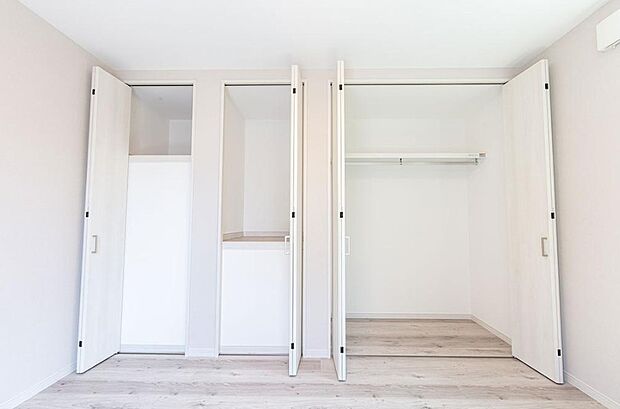 収納の多さにはびっくり。収納ってあればあるほど嬉しいですよね。