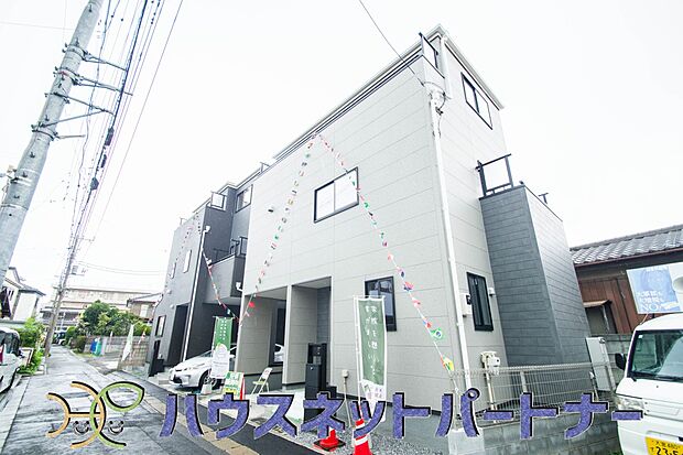 前面道路でお車を駐車するのも楽々。