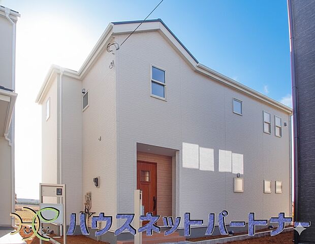 玄関の扉を開けるとそこは家族の待つお家。笑い声が聞こえてきそう。