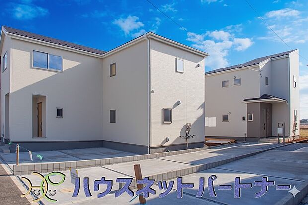 ゆったりとした駐車スペースを確保いたしましたので、大きめのお車でも駐車可能です。自転車やバイクなど、ゆとりのある敷地で置き場所に困ることはないでしょう。