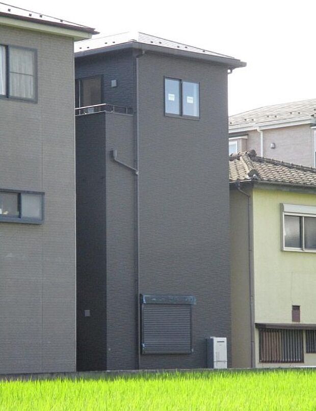 緑豊かな環境でライフワークが楽しみ。ご家族の安らぎをコンセプトに設計された住まいが誕生。