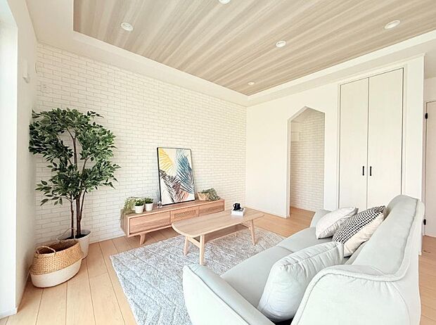 陽だまりのある光彩豊かなリビングは、何よりも快適で心休まる時間を過ごせます。