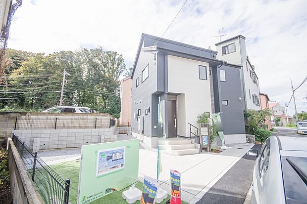 豊かで快適な暮らしを。ここから始まる「日常」はご家族にとってかけがえのない時間となります。少しでも豊かに、快適に。そんな想いから本邸宅は生まれました。