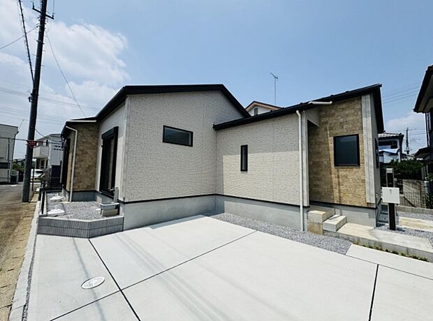 太陽に愛された邸は、陽当り・通風に優れた魅力的で快適さを追求した新築戸建でした。ここに住むからこそ意味がある。そんな特別感に浸りながら、毎日をお過ごしして欲しいです。