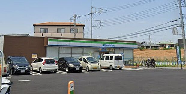 周辺環境-コンビニ(250m)ファミリーマートさいたま堀の内町2丁目店