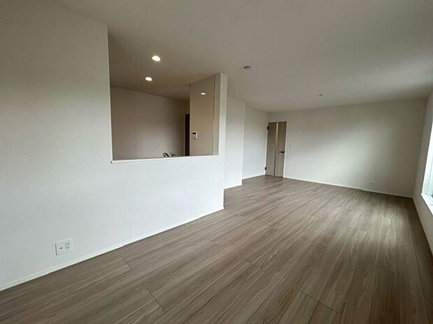 陽だまりのある光彩豊かなリビングは、何よりも快適で心休まる時間を過ごせます。