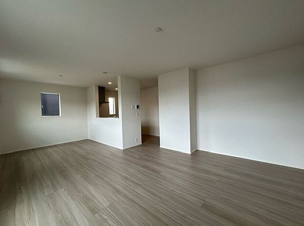 うららかな陽射しがどのお部屋にも降り注ぎますように、快適さを追求した間取設計。得難い立地環境での生活を恵みの豊かな永住の地へと変えてくれます。