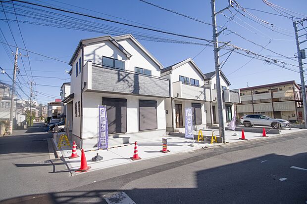 太陽に愛された邸は、陽当り・通風に優れた魅力的で快適さを追求した新築戸建でした。ここに住むからこそ意味がある。そんな特別感に浸りながら、毎日をお過ごしして欲しいです。