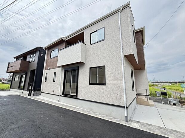 陽当りが良いと、洗濯物が乾きやすいですし、湿気やカビの心配も減るので快適です。寒い冬の日でも、日差しが届くと家の中が暖かくなりますね。