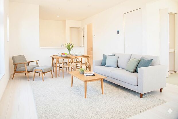 通風・採光に優れ、心地よい光と風が溢れています。 贅沢で豊かな居住性と、プライドを満たすクオリティが見事に調和した住空間。新築ならではの快適なひとときをご体感頂ける筈です。