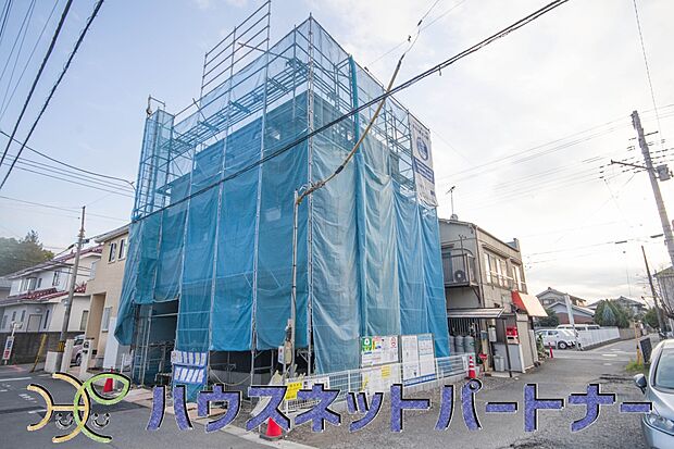 前面道路でお車を駐車するのも楽々。