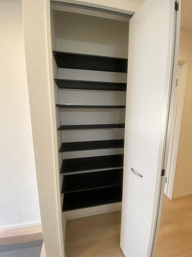 収納の多さにはびっくり。収納ってあればあるほど嬉しいですよね。