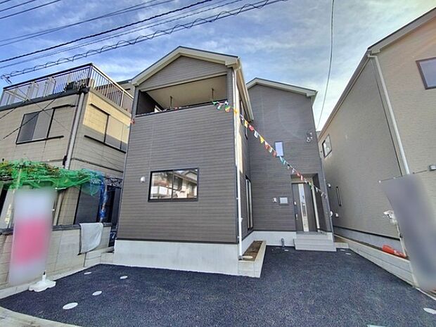 豊かで快適な暮らしを。ここから始まる「日常」はご家族にとってかけがえのない時間となります。少しでも豊かに、快適に。そんな想いから本邸宅は生まれました。