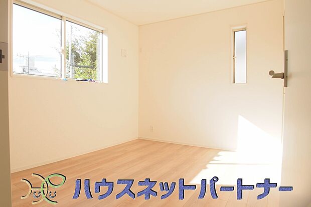 うららかな陽射しがどのお部屋にも降り注ぎますように、快適さを追求した間取設計。得難い立地環境での生活を恵みの豊かな永住の地へと変えてくれます。