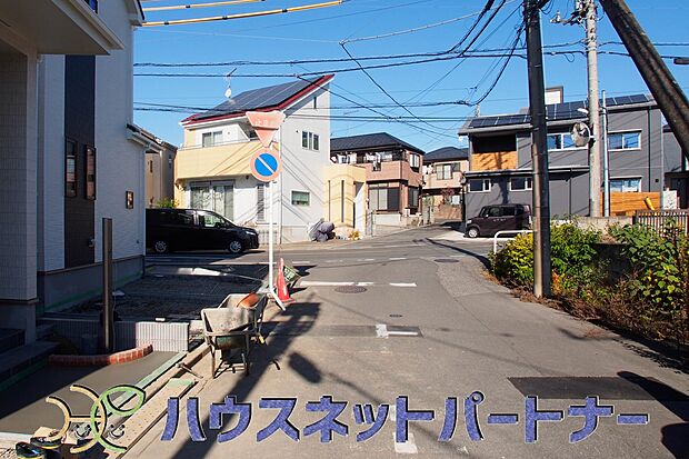 居住者の帰り、訪れる方を優しく迎える・安らぎに満ちた生活空間を予感させる。健やかな暮らしを楽しめそう。