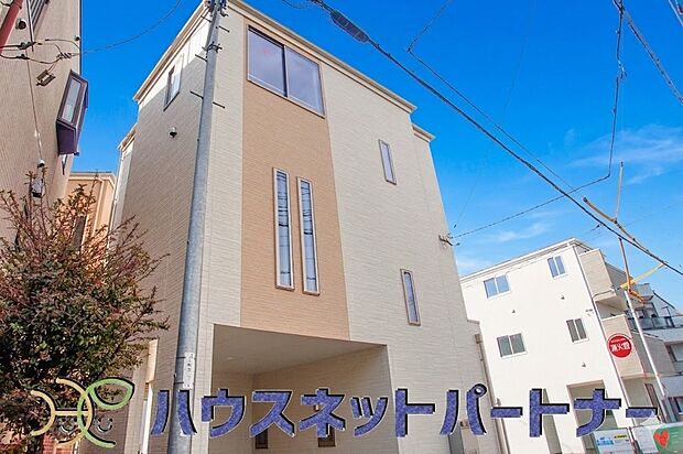 太陽に愛された邸は、陽当り・通風に優れた魅力的で快適さを追求した新築戸建でした。ここに住むからこそ意味がある。そんな特別感に浸りながら、毎日をお過ごしして欲しいです。