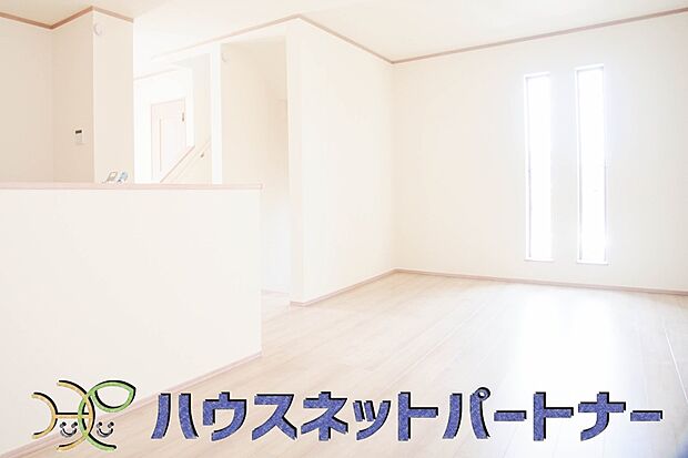 明るく開放的なダイニング。家族とのコミュニケーションが取りやすく、みんなの笑顔が溢れます