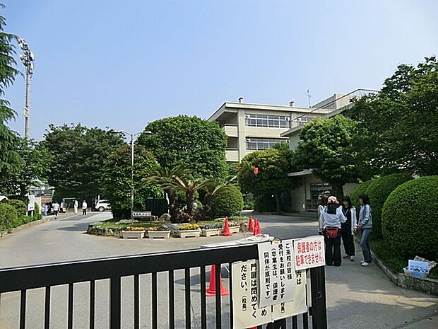 周辺環境-中学校(800m)さいたま市立岩槻中学校