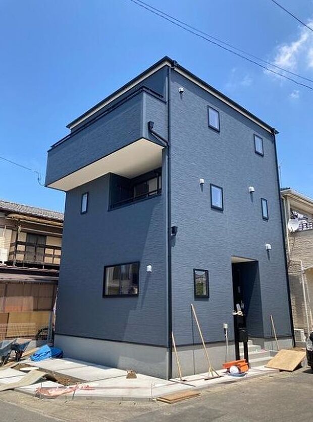 家づくりへの想いが設計に表れています。住み心地のために工夫された造り辺環境には便利な設備が点在し、毎日の暮らしを快適にしてくれる邸宅です。