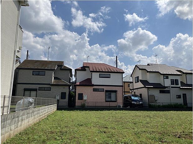 豊かで快適な暮らしを。ここから始まる「日常」はご家族にとってかけがえのない時間となります。少しでも豊かに、快適に。そんな想いから本邸宅は生まれました。