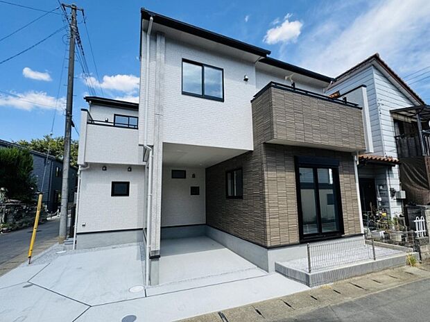 ここから始まる「日常」はご家族にとってかけがえのない時間となります。少しでも豊かに、快適に。そんな想いから本邸宅は生まれました。