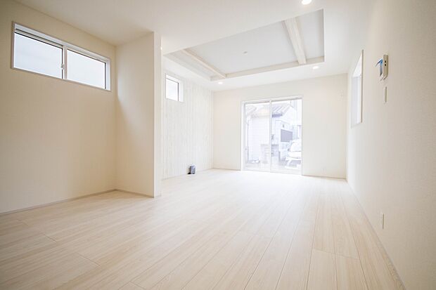 明るく開放的なダイニング。家族とのコミュニケーションが取りやすく、みんなの笑顔が溢れます