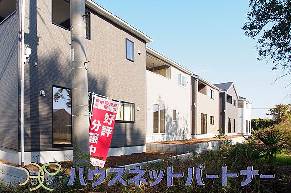 ここから始まる「日常」はご家族にとってかけがえのない時間となります。少しでも豊かに、快適に。そんな想いから本邸宅は生まれました。