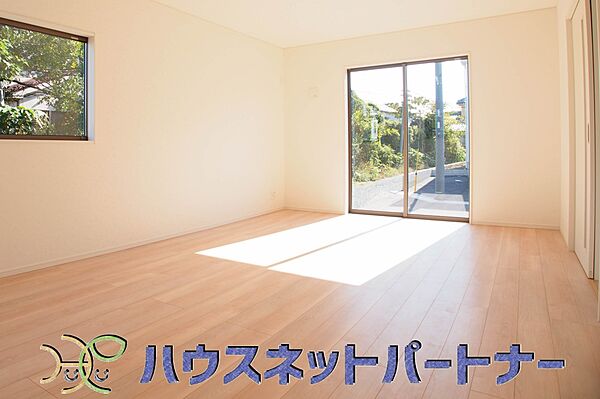 インテリアショップで見掛けた「あの家具」も置ける、ゆったりとした空間。時に広さが上質な寛ぎの時間になる事も。