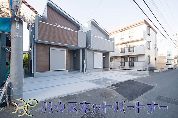 玄関前に季節のお花を置いて可愛く演出してみてはいかがですか。来客が憧れる玄関造りを楽しんで下さい。