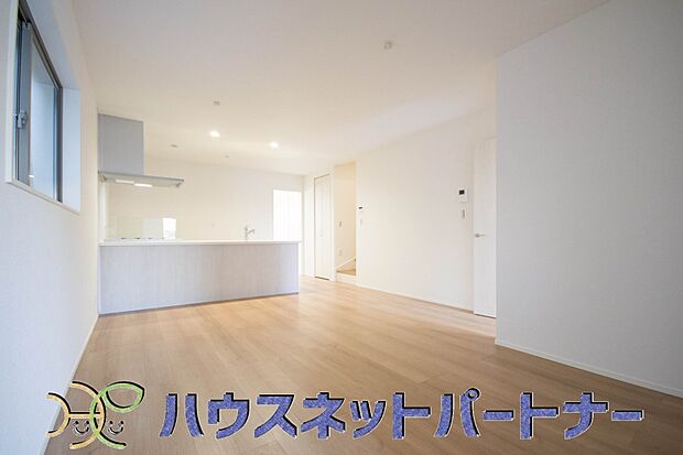 インテリアショップで見掛けた「あの家具」も置ける、ゆったりとした空間。時に広さが上質な寛ぎの時間になる事も。