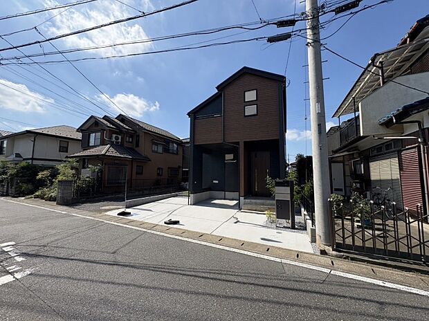 太陽に愛された邸は、陽当り・通風に優れた魅力的で快適さを追求した新築戸建でした。ここに住むからこそ意味がある。そんな特別感に浸りながら、毎日をお過ごしして欲しいです。