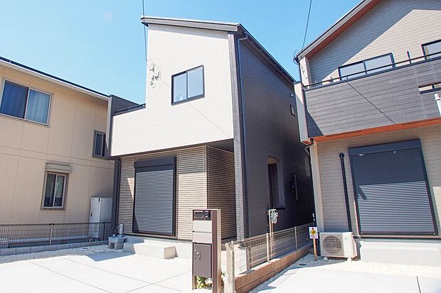 太陽に愛された邸は、陽当り・通風に優れた魅力的で快適さを追求した新築戸建でした。ここに住むからこそ意味がある。そんな特別感に浸りながら、毎日をお過ごしして欲しいです。