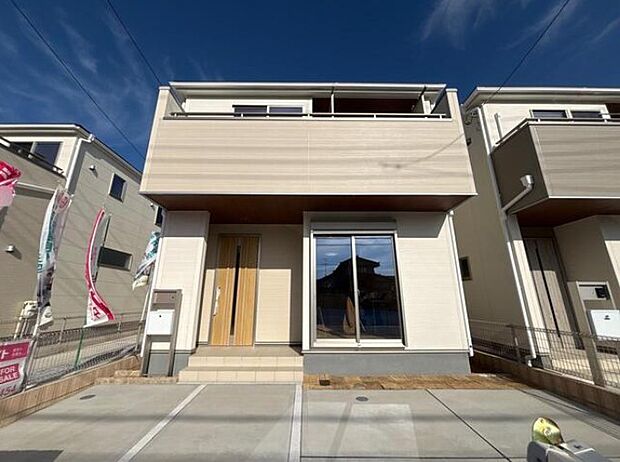 太陽に愛された邸は、陽当り・通風に優れた魅力的で快適さを追求した新築戸建でした。ここに住むからこそ意味がある。そんな特別感に浸りながら、毎日をお過ごしして欲しいです。