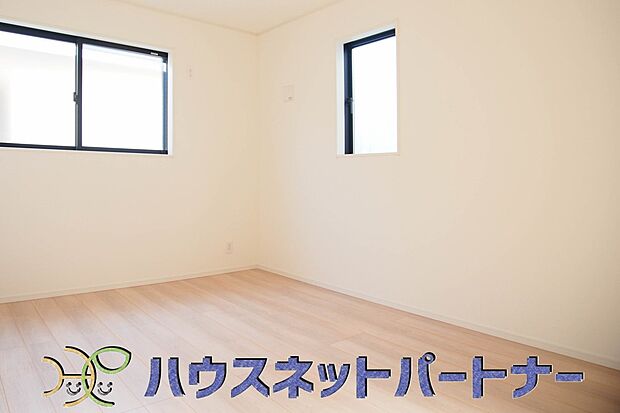 陽光が降り注ぐ明るく開放的な空間が魅力的。