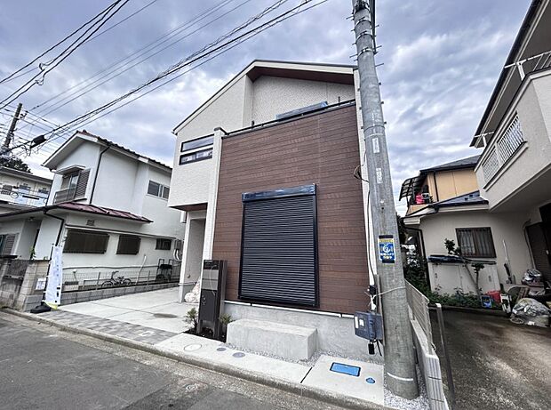 豊かで快適な暮らしを。ここから始まる「日常」はご家族にとってかけがえのない時間となります。少しでも豊かに、快適に。そんな想いから本邸宅は生まれました。