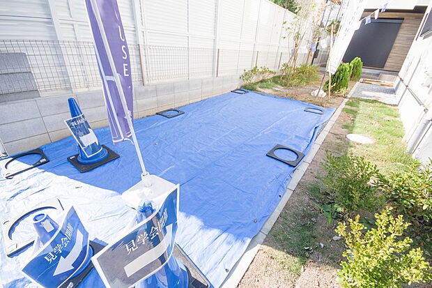 駐車場がある戸建を持つ最大のメリットは、駐車場代金を支払い続ける必要がないことです。賃貸住宅に住んでいる方が、戸建の購入を考えるきっかけに挙げることが多いようです。