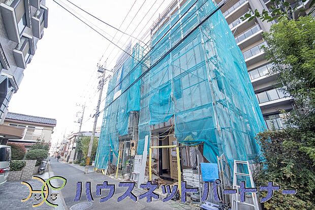 待ちに溶け合う美しい景観と、近隣の視線を考え調整した窓位置など、ご家族の心地よさを最優先いたしました。