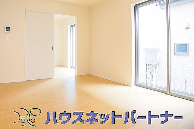 インテリアショップで見掛けた「あの家具」も置ける、ゆったりとした空間。時に広さが上質な寛ぎの時間になる事も。