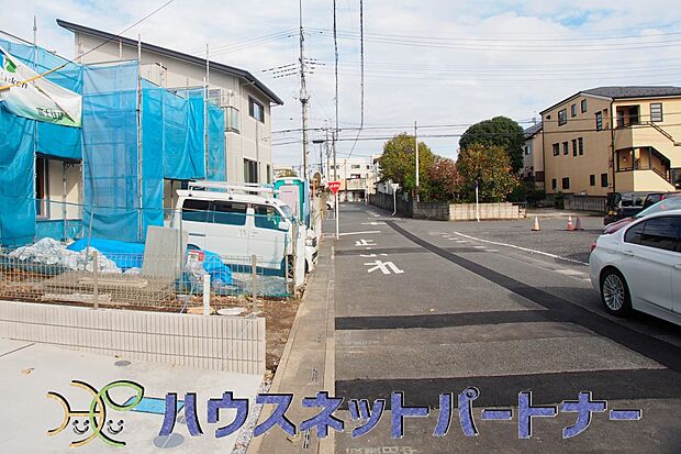 季節感を演出する多彩な樹木と豊かな彩りが重なり、四季折々の変化を楽しめる心地よい場所となることでしょう。時間の経過と共に味わいが出る素敵な空間へ。 