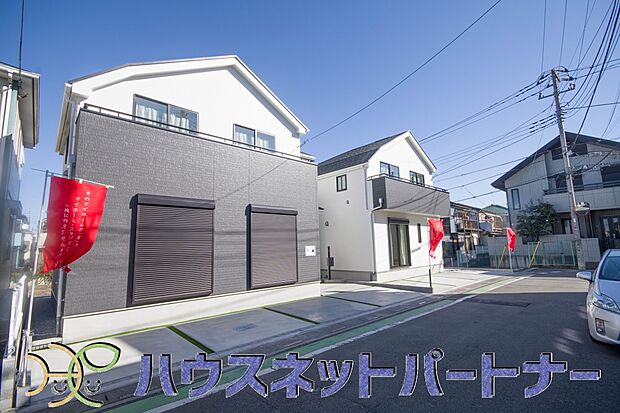 前面道路でお車を駐車するのも楽々。