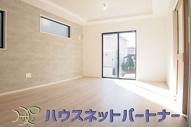 陽だまりのある光彩豊かなリビングは、何よりも快適で心休まる時間を過ごせます。