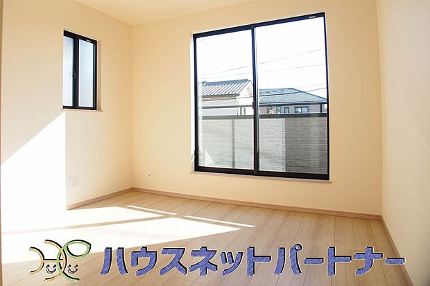 うららかな陽射しがどのお部屋にも降り注ぎますように、快適さを追求した間取設計。得難い立地環境での生活を恵みの豊かな永住の地へと変えてくれます。