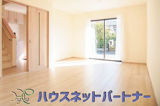 家族の温かさと陽光の暖かさ、楽しい毎日と明るい未来を予感させる「空間が織り成すひとつ先の住み心地」を演出します。