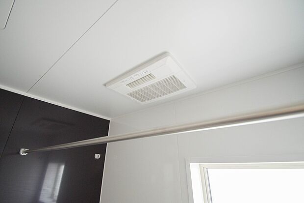 浴室乾燥機能付きなので雨続きの日でもお洗濯は安心ですね。